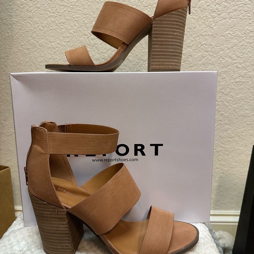 Report Women's Tan Block Heel Barnabus Sandals